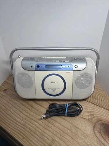 Sony CFD-E100 CD AM FM Radio Cassette Tape Boombox White Y2K Vtg