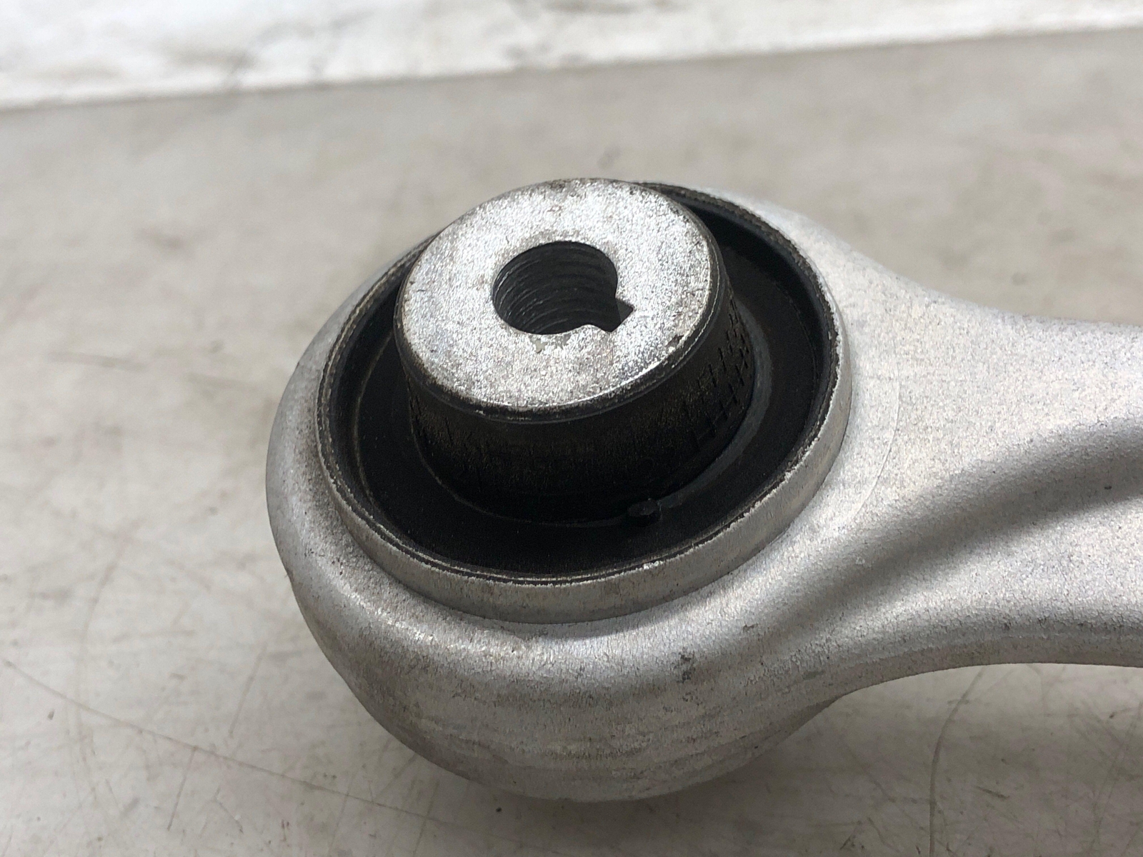 2016-2020 BENTLEY BENTAYGA FRONT LEFT UPPER FORWARD & REARWARD CONTROL ARM SET