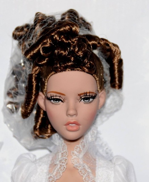 robert tonner deja vu doll