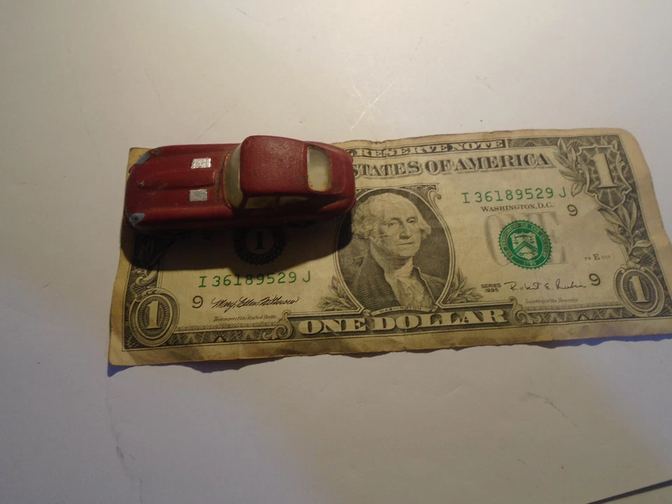 LESNEY 1960'S  VINTAGE DIECAST No 32  "E" TYPE JAGUAR, MADE ENGLAND   5-170-1-5 - Image 4 of 4