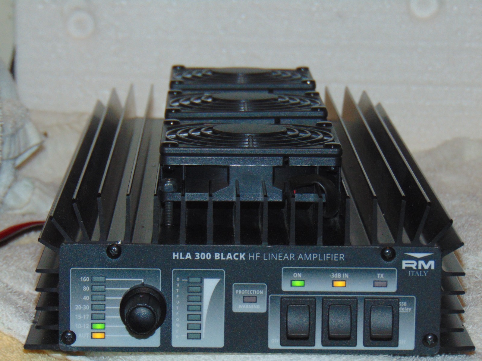 RM HLA300 V BLACK HF LINEAR AMPLIFIER 160m-10m + WARC QRP 1-15W DRIVE VERY NICE