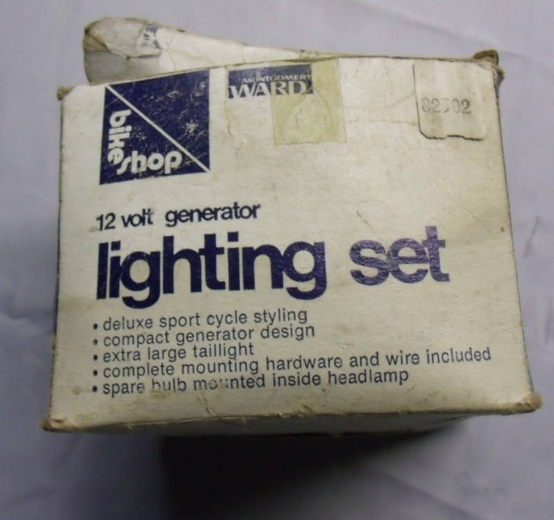 VINTAGE NOS MONTGOMERY WARD 12 VOLT BICYCLE GENERATOR LIGHTING SET MADE IN JAPAN