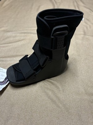 BraceAbility Short Broken Toe Boot | Walker for Fracture Recovery, Protection