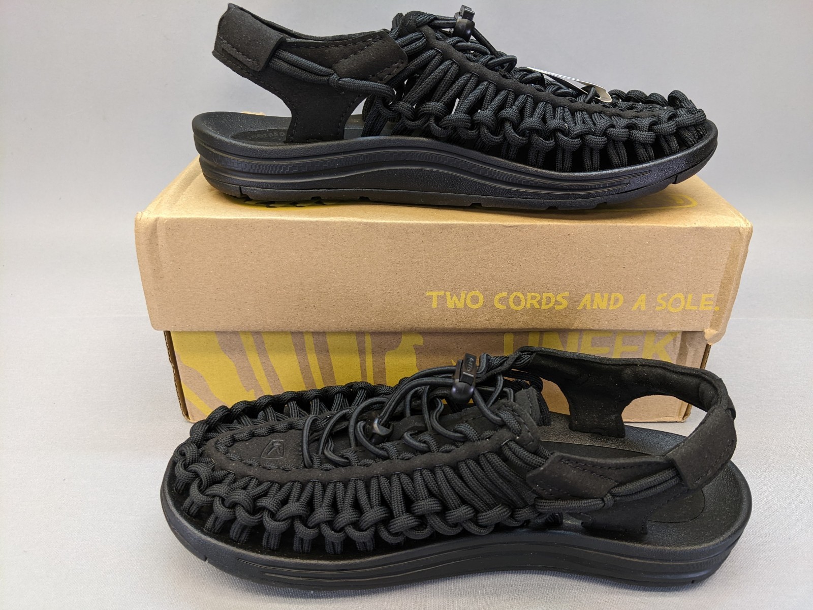 KEEN Uneek W sandali classici da donna due corde 1014099 nero nero taglia US5 5