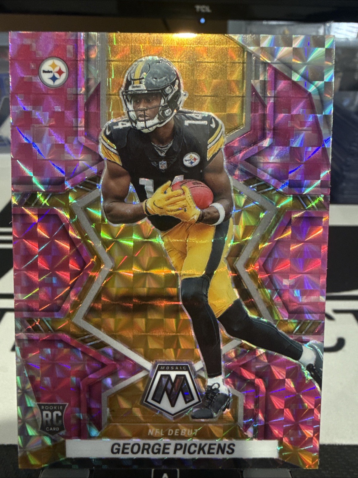 2022 Panini Mosaic - NFL Debut George Pickens #282 Camo Pink Mosaic Prizm (RC)