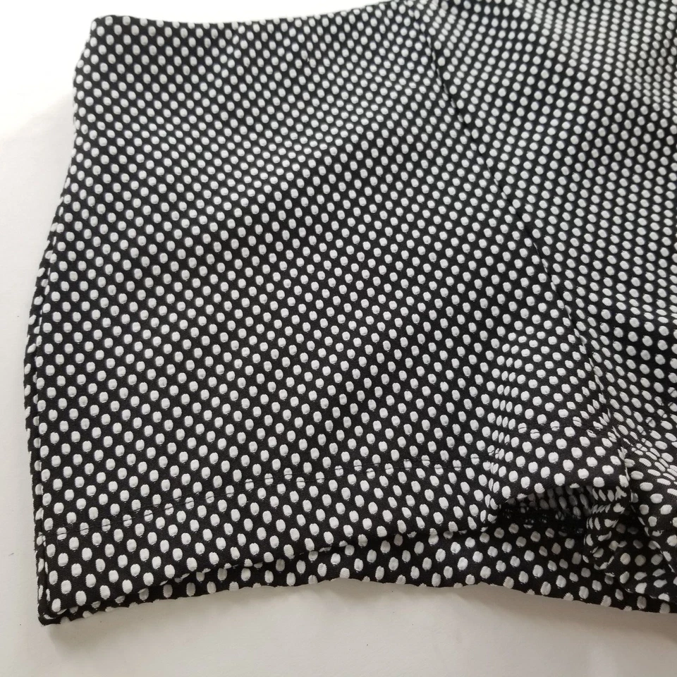 Forever 21 Short Womens XS Black White Polka Dots Stretch Casual Zip Closure - Image 4 of 4