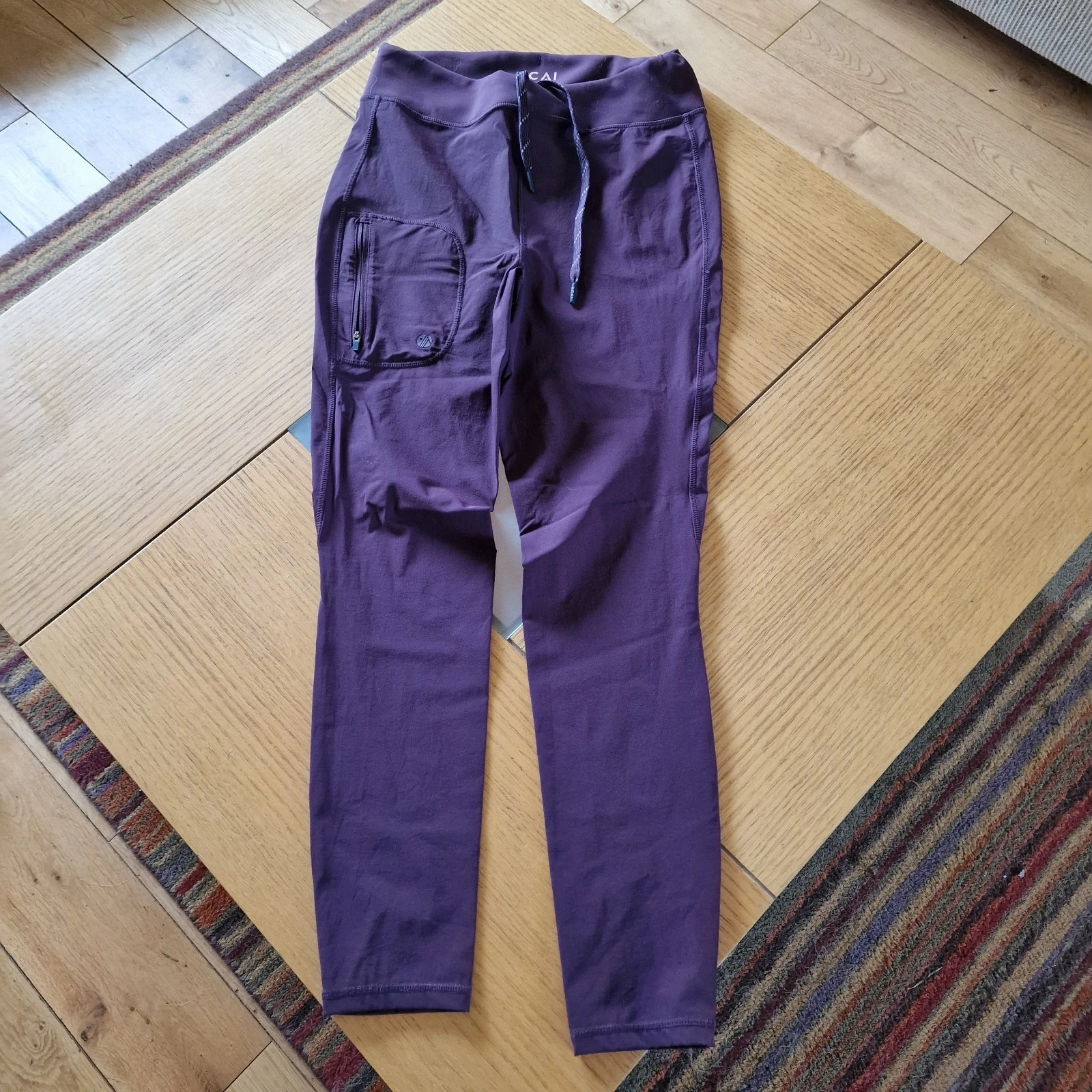 ACAI Outdoor softshell leggings, Medium Maroon Stretch Zip Pocket