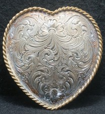XC17150 VERY COOL VINTAGE 1970s HEART FLORAL PATTERN ARTWORK MENS BELT BUCKLE