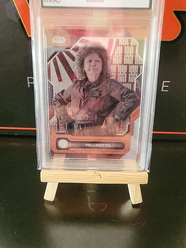 Topps Star Wars High Tek Peli Motto 2/5 Red Death Star Interior The Mandalorian - Image 2 of 4