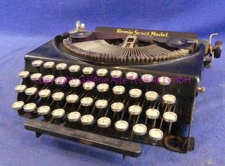 Remington Scout nur Großbuchstaben Schreibmaschine alt antik Samlg. GAT 1782