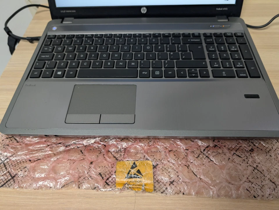 HP ProBook 4545s - AMD A4-4300M Radeon HD - 2GB Ram - No Storage - Image 3 of 4