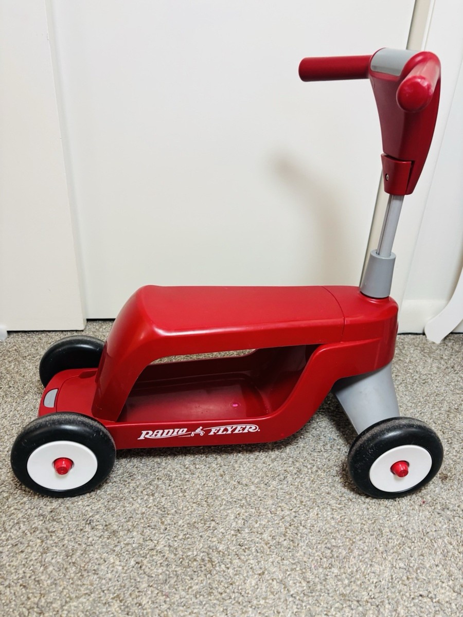 RADIO FLYER 4輪車 Radio Flyer Red and Gray 4-Wheel Scooter Ride-On Toy for Ages 1-2