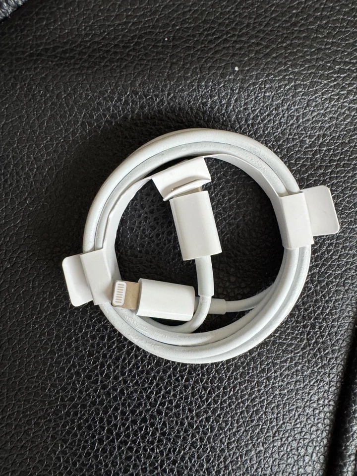 Original Apple Lightning auf USB-C Ladekabel - NEU - 1 Meter - Weiß - Bild 1 von 1