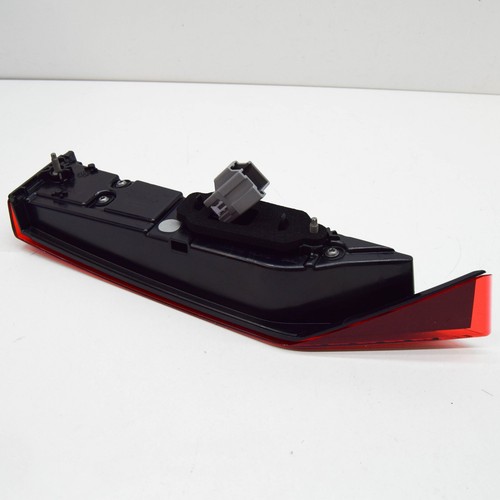 VOLVO V60 MK2 Rear Inner Right Side Tailgate Taillight 32228905 NEW - Picture 7 of 9