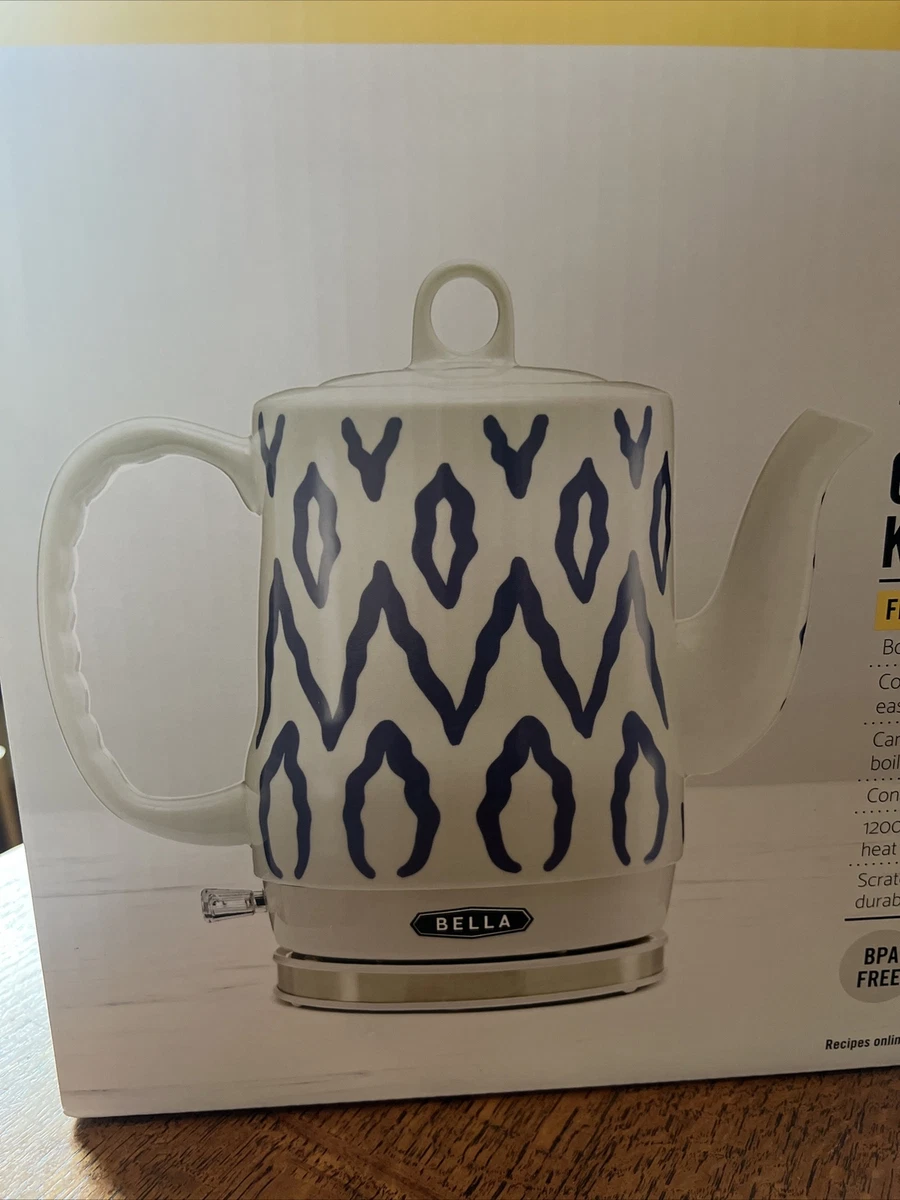 Bella Tea Kettle, White/Blue