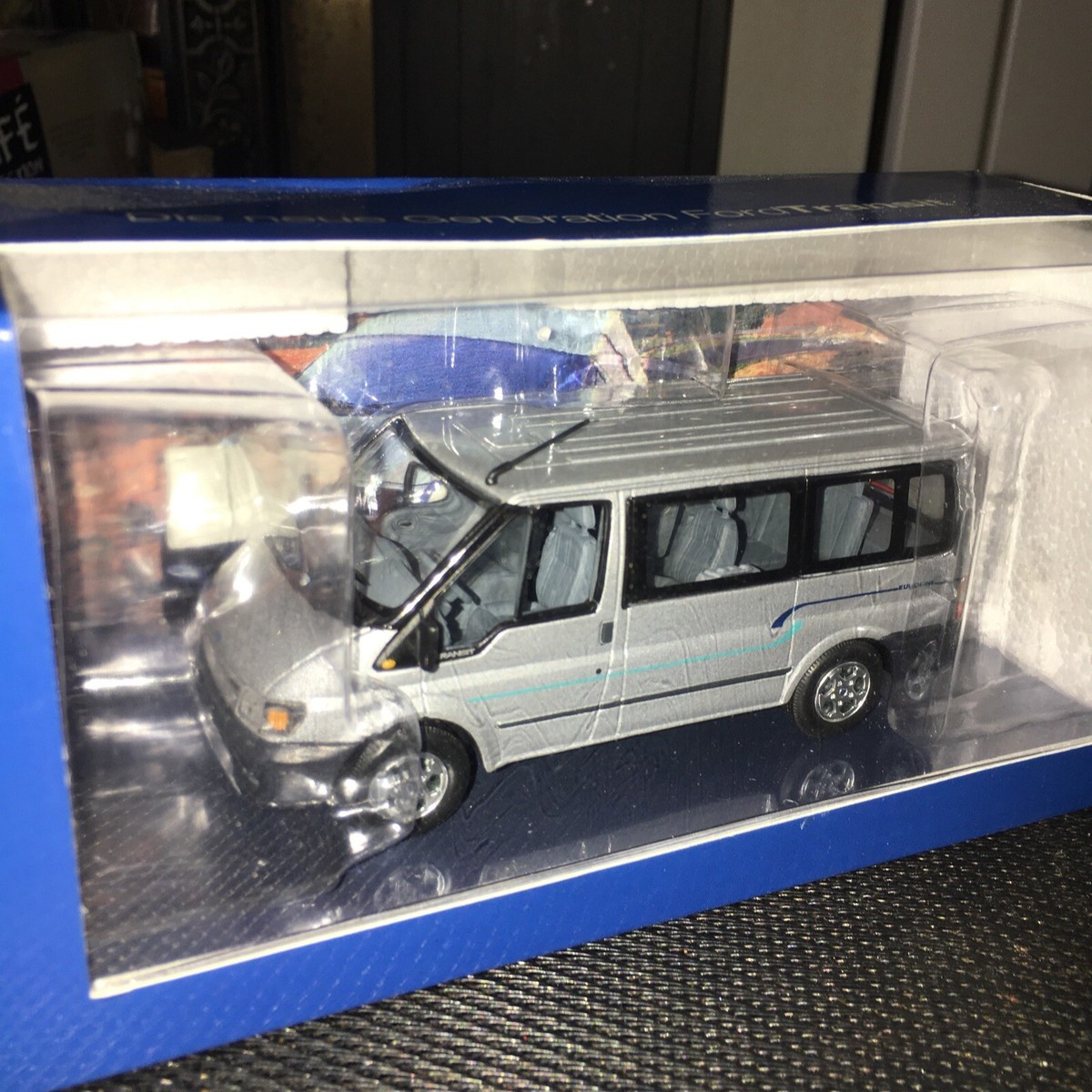 MINICHAMPS 430089400 FORD TRANSIT 2000 PULMINO BUS RED METALLIC Scatola Rovinata