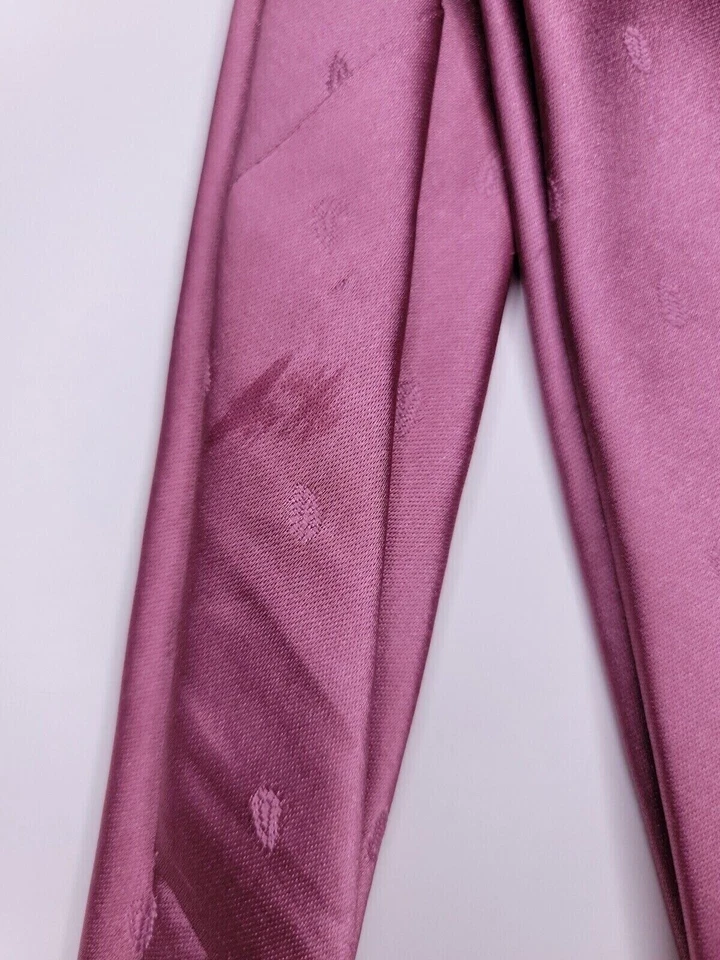 Corbata formal Sears para hombre 55"Lx3"W magenta Foto 2 de 4