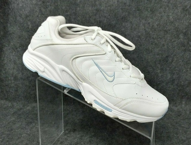 nike wide women's walking shoes