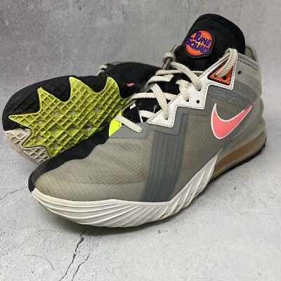 Nike LeBron 18 Toon Squad Space Jam Mens Sz 8 M CV7562-005 Shoes Sneakers