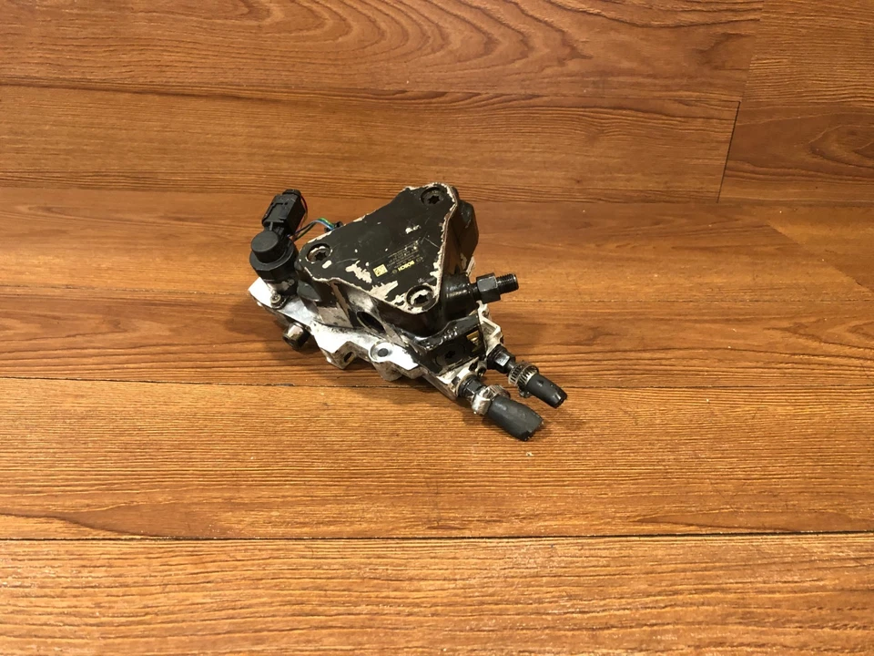 Mercedes Sprinter 2500 3500 2004-2006 motor diésel bomba de combustible de alta presión OEM Foto 4 de 4