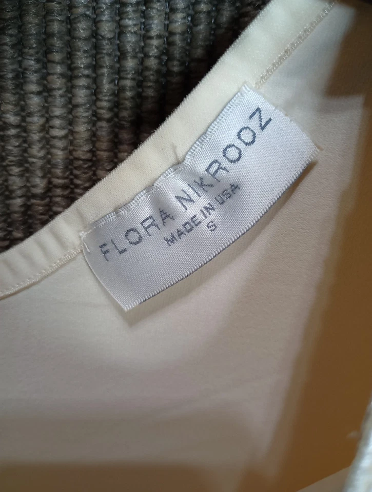  FLORA NIKROOZ Top sin mangas talla pequeña en marfil elástico  Foto 4 de 4