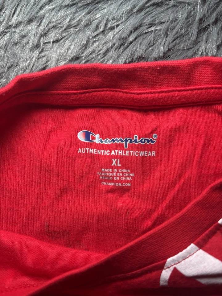 Красная футболка с логотипом Champion Boys All Over Print Script короткий рукав размер детский XL - Изображение 2 из 3