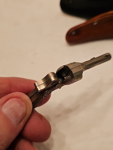 ROY ROGERS Miniatur Kappe Pistole 2 1/2" eingekreistes Gänseblümchen Logo mit Lederholster - Bild 7 von 8