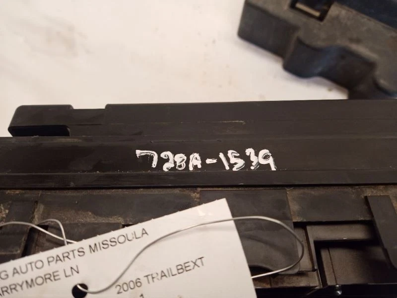 15141558-4 Fuse Box Engine from 2006 Chevrolet Trailblazer EXT 4.2L 11028076 - Image 4 of 4