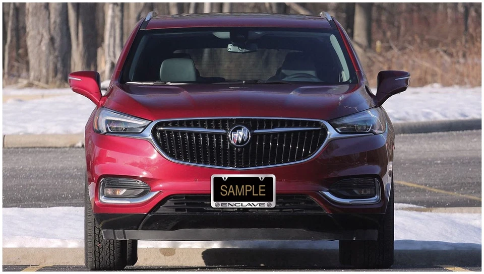 Marco de matrícula Buick Enclave con doble logotipo (cromo) Foto 3 de 4