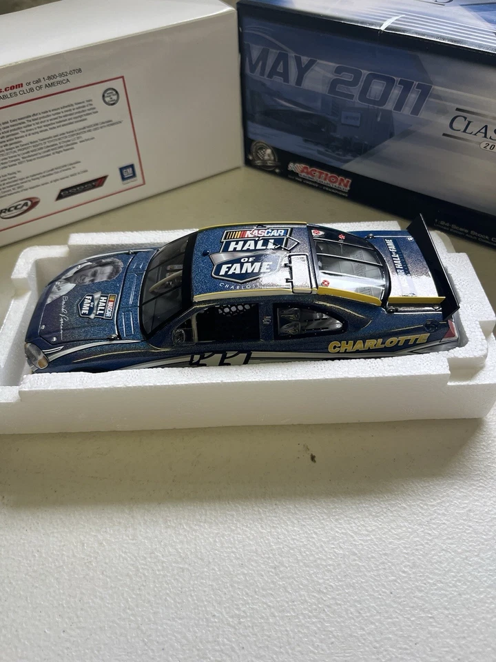 David Pearson #11 NHOF Class of 2011 11 Fusion Flashcoat Color - Image 2 of 4