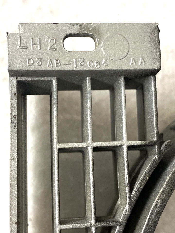 NOS 73 FORD GALAXIE PARRILLA LATERAL DEL CONDUCTOR FARO ENVOLVENTE, LTD?LH, BISEL, 19, PUERTA :) Foto 4 de 4