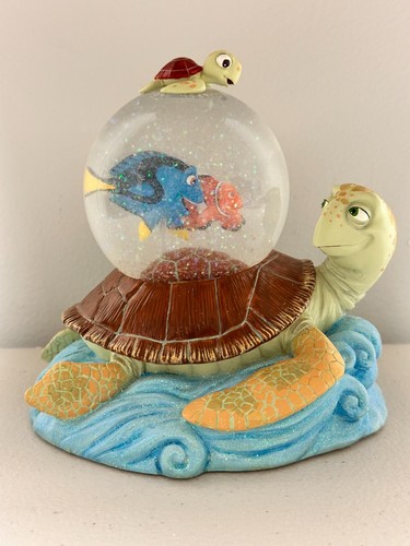 Disney Store Pixar Finding Nemo Crush & Squirt Snow Globe - Picture 3 of 5