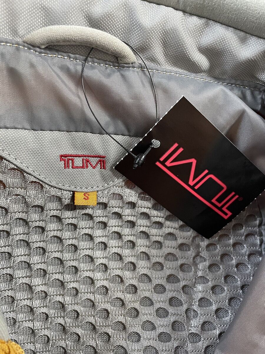 TUMI Travel Jacket Y2K RARE Techwear Outerwear Yellow Mens TUMI Travel Jacket Y2K RARE Techwear Outerwear Yellow Mens