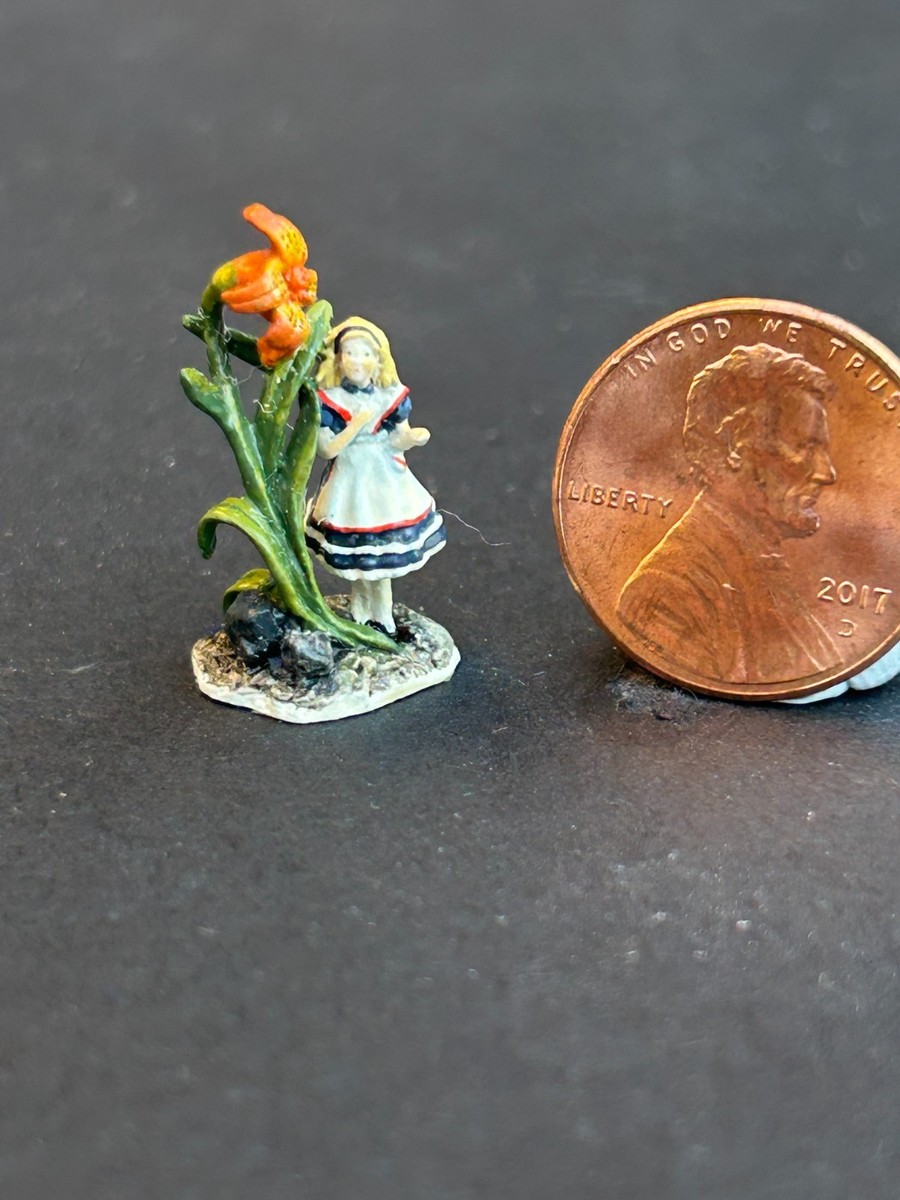 Olszewski Goebel Figurines from Alice in Wonderland, 670-P, 671-P