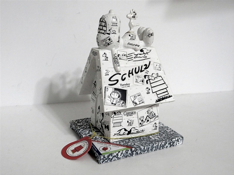 SNOOPY PEANUTS WESTLAND GIFTWARE DOGHOUSE DAYS OF SUMMER SERIES FIGURE FIGURINE