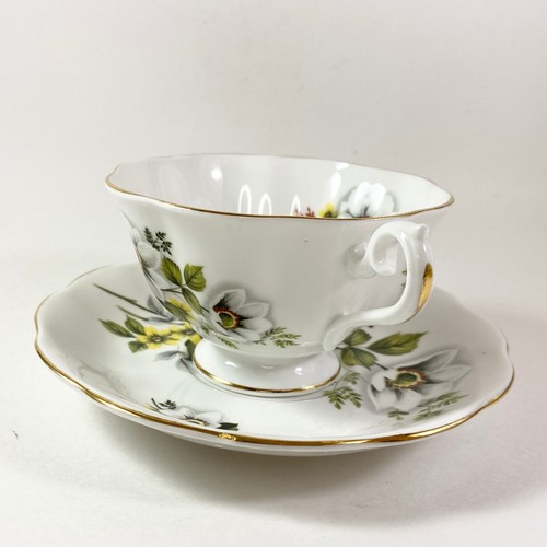 RARE !Royal Albert wide mouthed white & Yellow floral bone china teacup & saucer - Picture 7 of 9