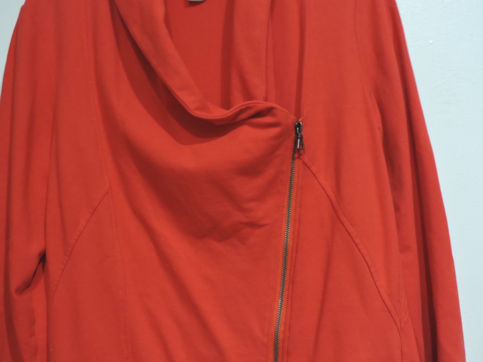 Solo Moda Brand Red Crossover Front zip pockets cotton knit log slv  tunic SZ M