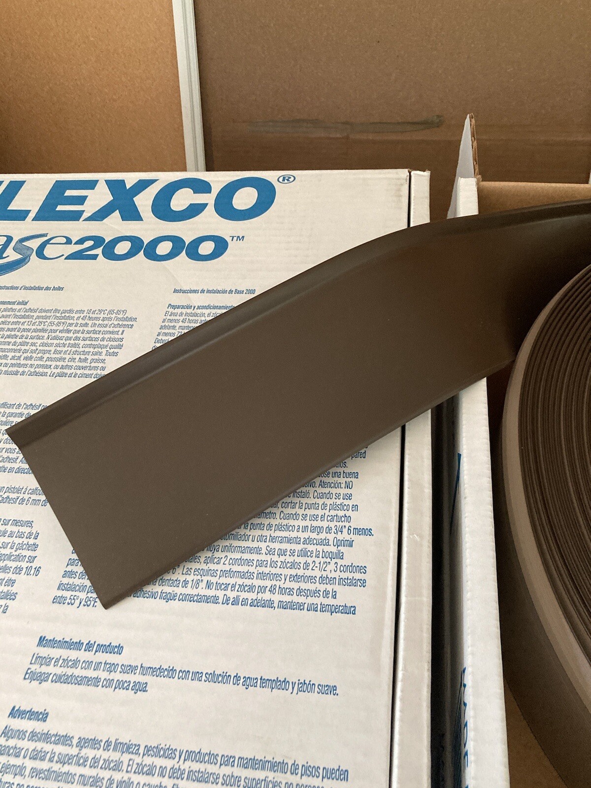 FLEXCO Base2000 Rubber Flexible Molding Baseboard Trim 4"x120’x1/8