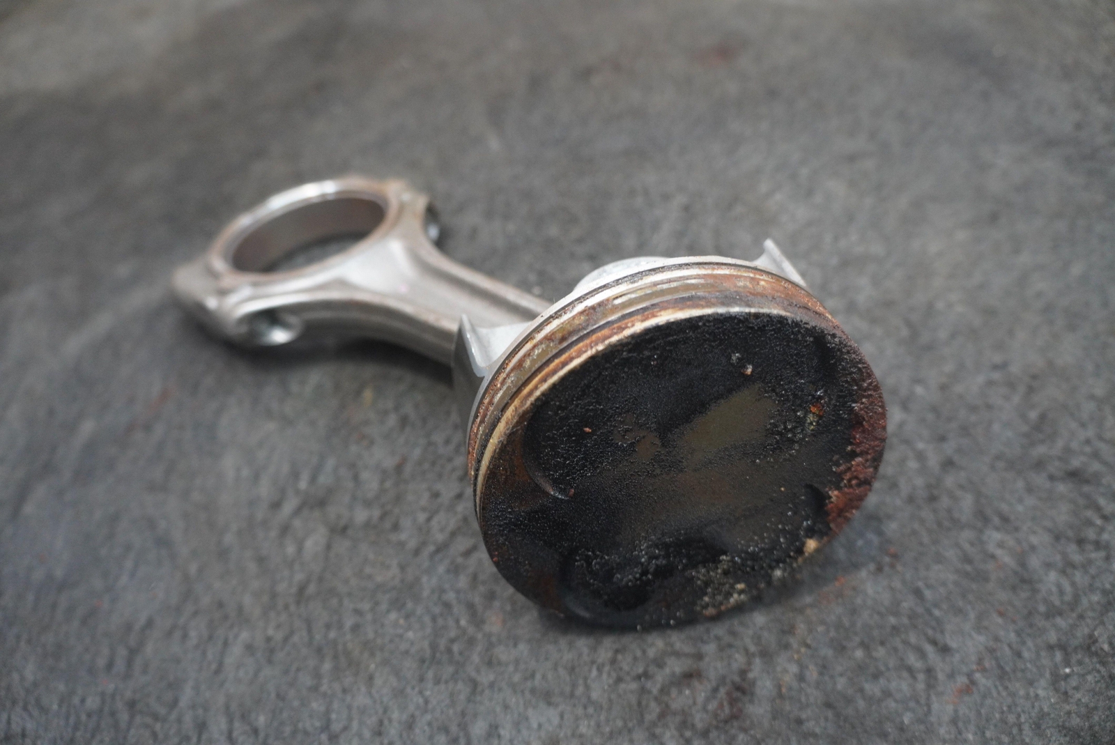 Engine Piston Connecting Rod 5.2L V12 AE31 HY53-6100-AA Aston Martin DB11 2017