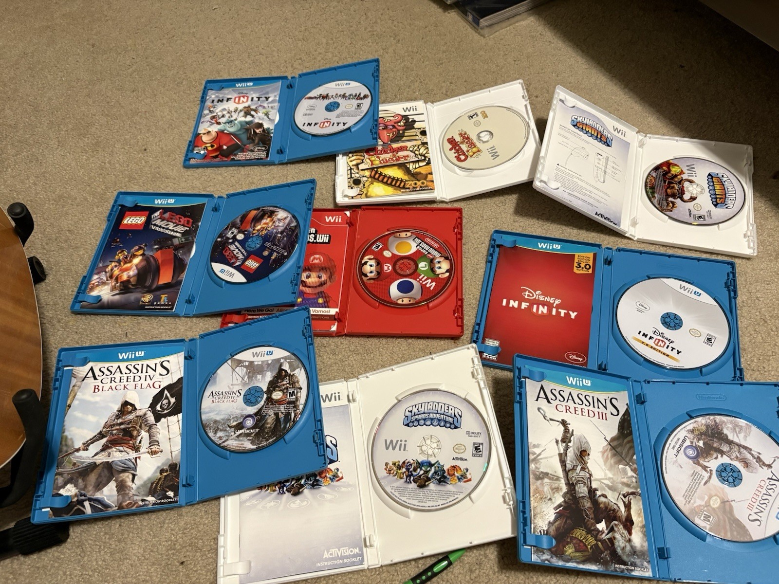 Nintendo Wii & Wii U Game Lot Assassin's Creed, Mario, Disney Infinity, LEGO