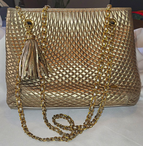 Vintage Bally Gold Quilted Shoulder Bag Zip Closure Chain Strap Tassel Pockets