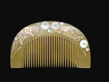 Vtg Yellow Japanese Kushi Hair Comb With Mother of Pearl Inlay Floral Motif