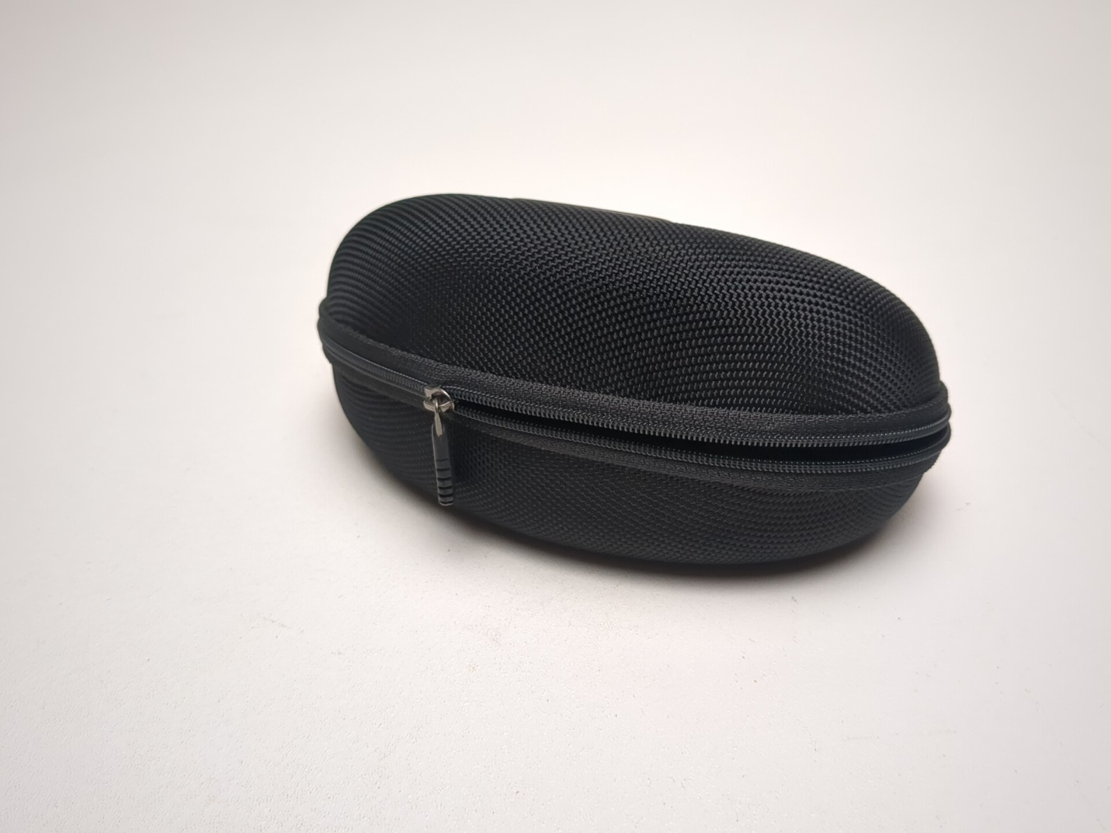 Oakley Vault Glasses/Goggles Case Zipper Closure Hard Shell Nylon Black