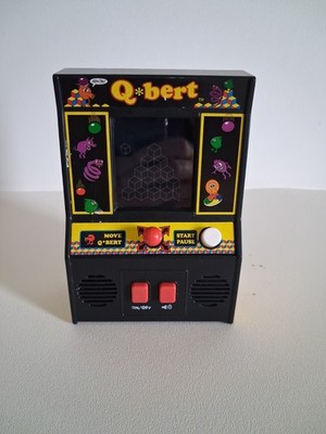 2016 Q*BERT Mini Arcade Classic Video Game #09549 Basic Fun Qbert - WORKS GREAT!
