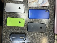 Mixed Lot of 16 Smart Phones Apple - Samsung - Motorola  Others For Parts