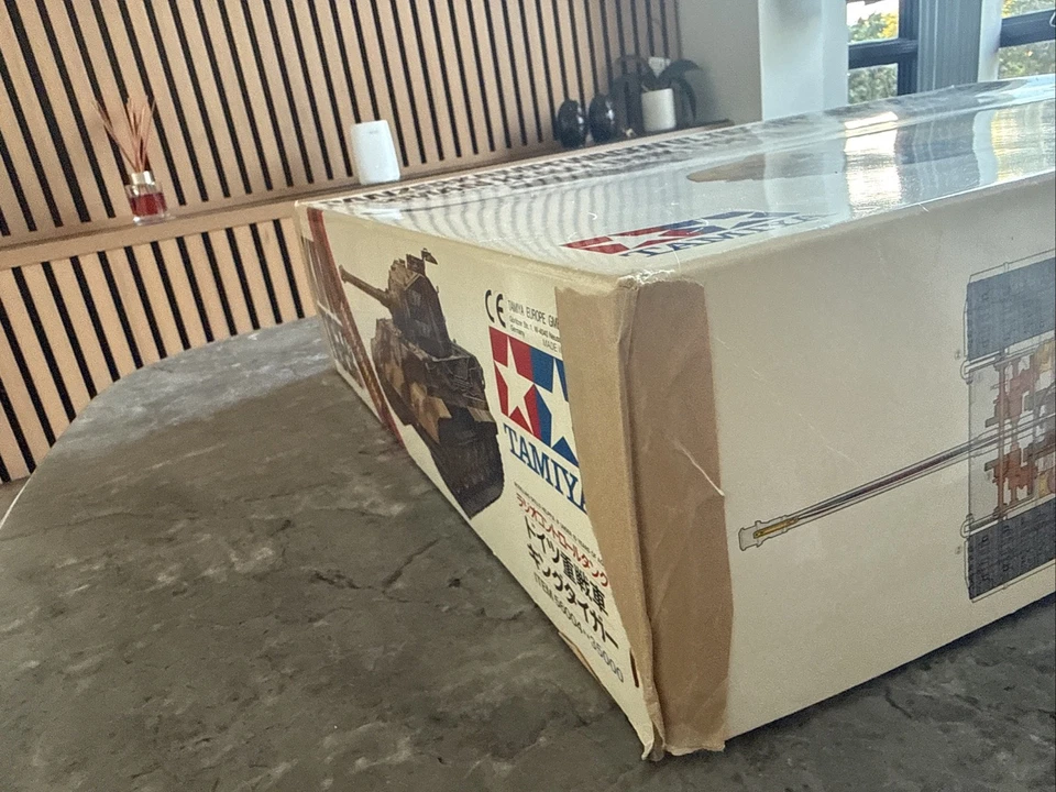 Tamiya 1/16 German King Tiger Radio Controlled Tank - Image 3 of 4