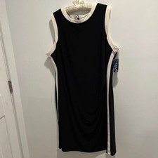 Chaps Dress Women’s 24W Sleeveless Black W/ White Side Stripe Flattering