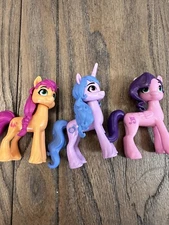 My Little Pony A New Generation Figures Lot of 3 Ponies Sunny Izzy Pip Petals