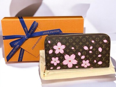 NEW Louis Vuitton x Takashi Murakami Zippy Wallet Monogram M13433