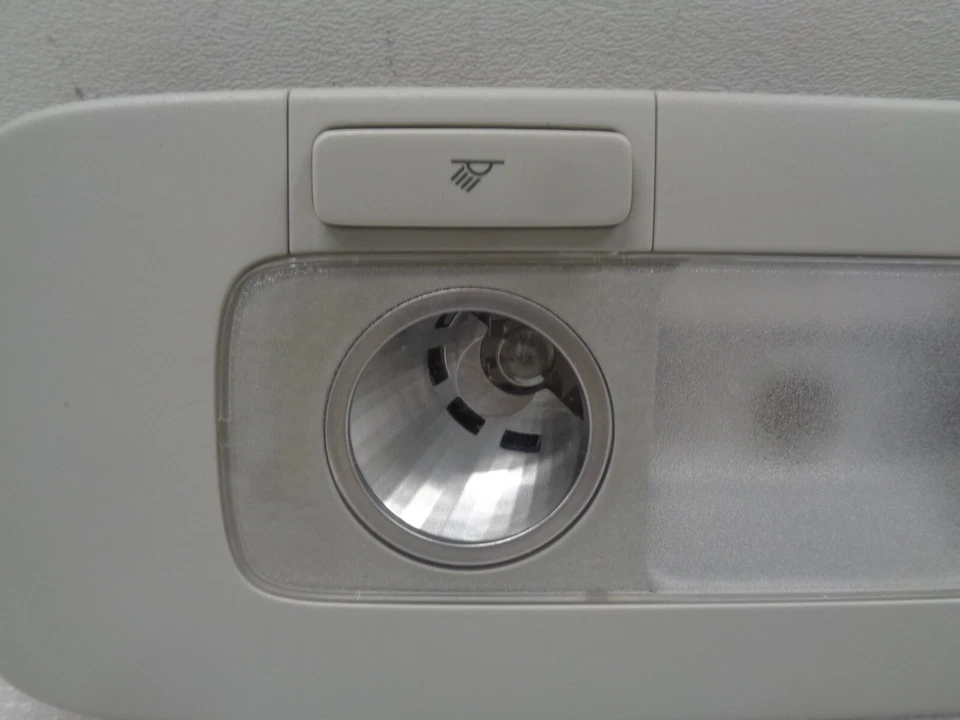 2009-2012 Volkswagen CC Rear Roof Upper Headliner Dome Light Lamp OEM AK2404178 - Image 2 of 4